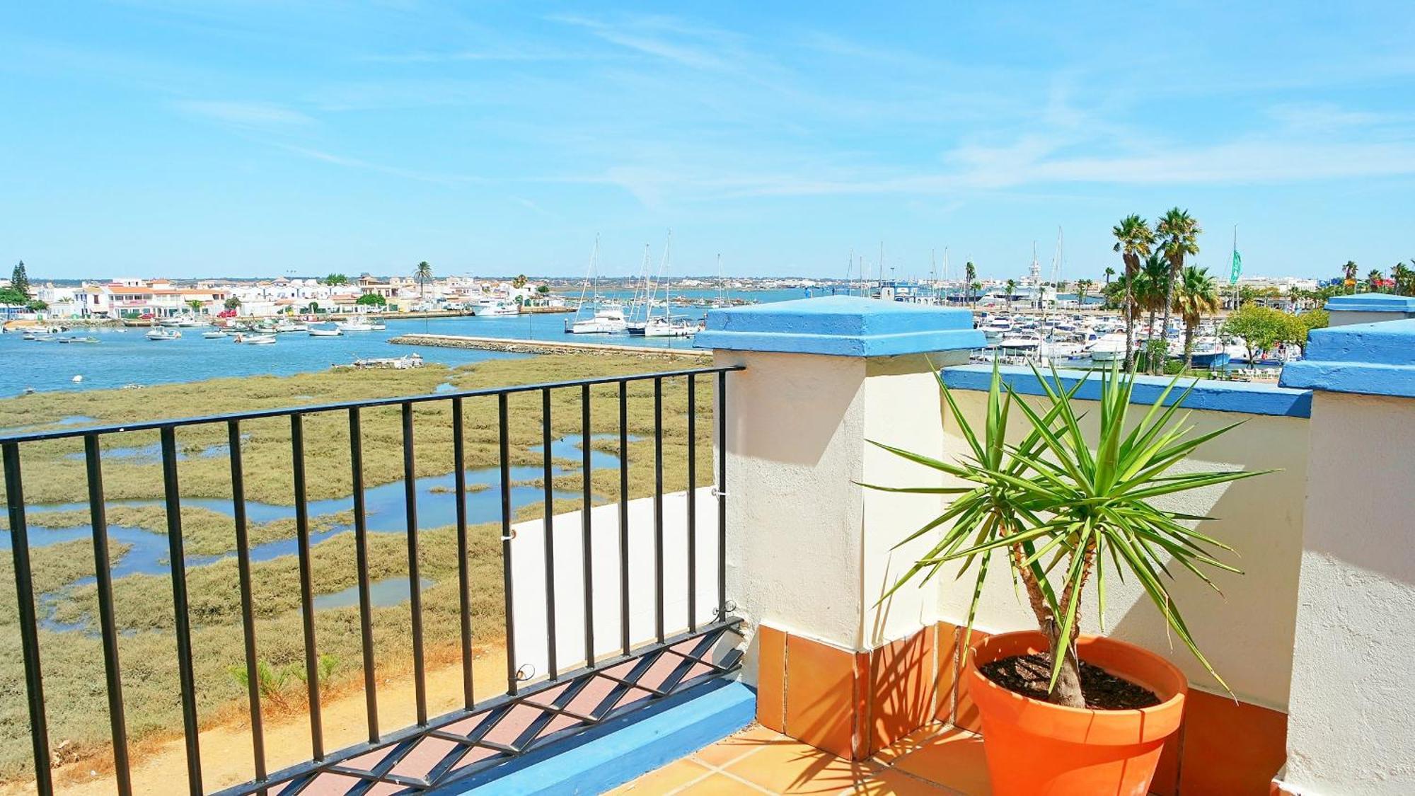 Marina Ii By H Apartment